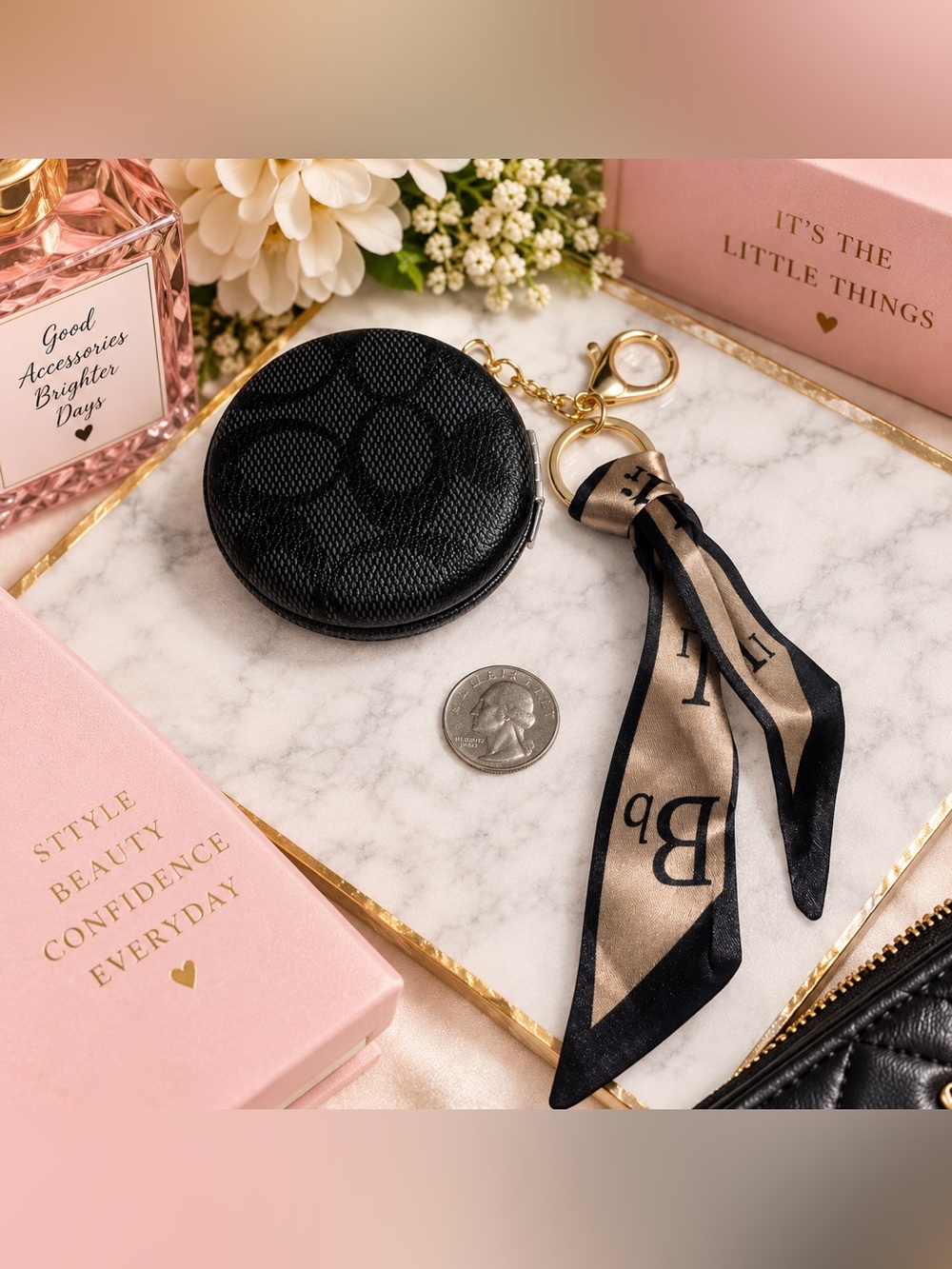 🖤 Black Round Compact Mirror Keychain with Ribbon Charm